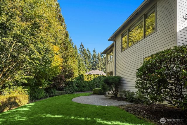 2736 258th Place SE, Sammamish, WA 98075
