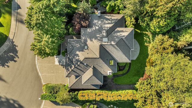 2736 258th Place SE, Sammamish, WA 98075