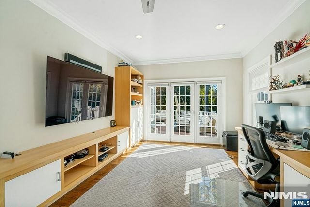 18 Heritage Lane, Mahwah, NJ 07430