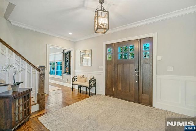 18 Heritage Lane, Mahwah, NJ 07430