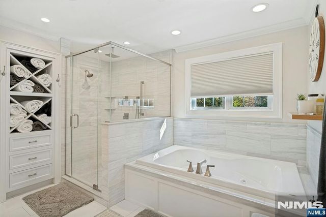 18 Heritage Lane, Mahwah, NJ 07430