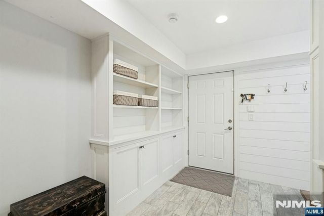 18 Heritage Lane, Mahwah, NJ 07430