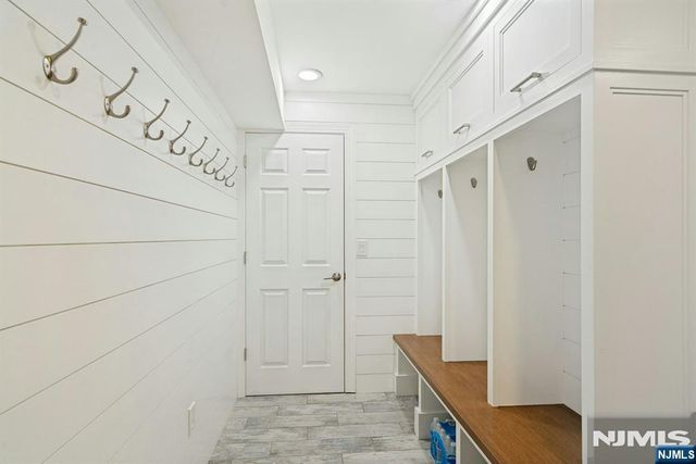 18 Heritage Lane, Mahwah, NJ 07430