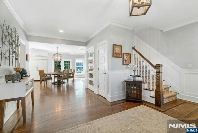 18 Heritage Lane, Mahwah, NJ 07430