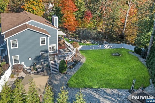 18 Heritage Lane, Mahwah, NJ 07430