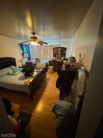 337 E 29Th St, Paterson City, NJ 07514