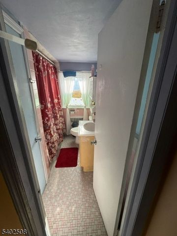 337 E 29Th St, Paterson City, NJ 07514