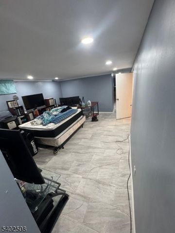 337 E 29Th St, Paterson City, NJ 07514