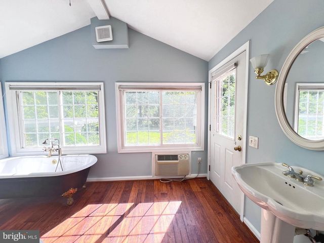 826 VAN BUREN ST, Herndon, VA 20170