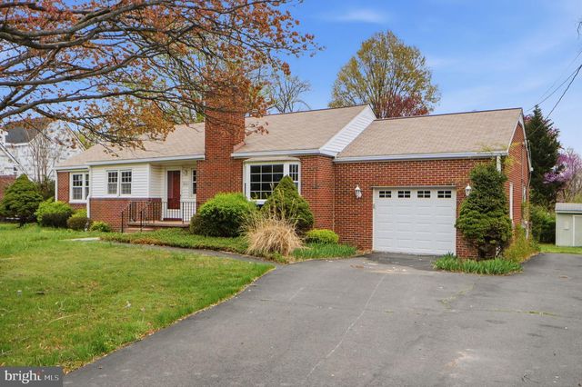 826 VAN BUREN ST, Herndon, VA 20170