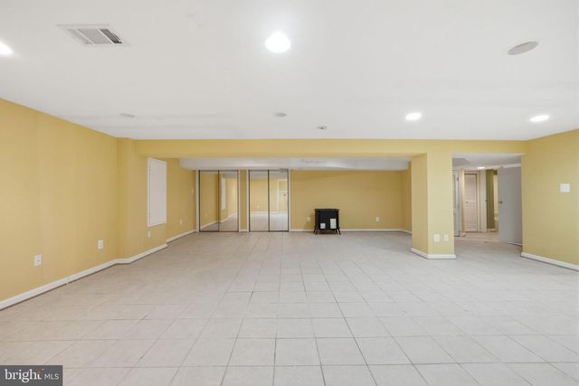 826 VAN BUREN ST, Herndon, VA 20170