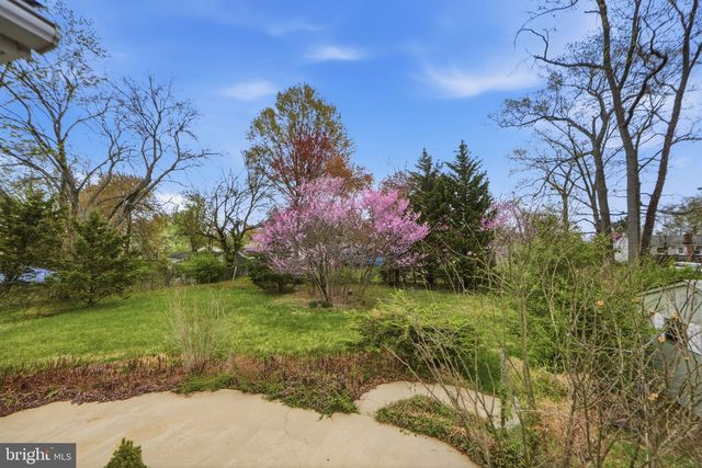 826 VAN BUREN ST, Herndon, VA 20170