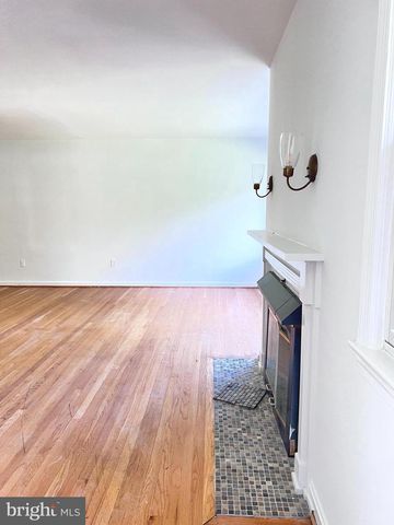 826 VAN BUREN ST, Herndon, VA 20170