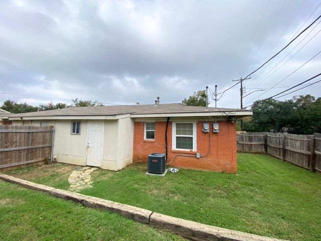 2501 Normont Circle, Fort Worth, TX 76103