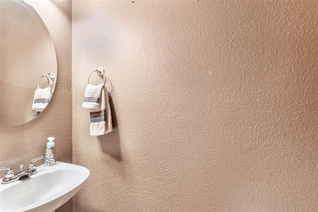 2907 Lake Breeze Lane, Crosby, TX 77532