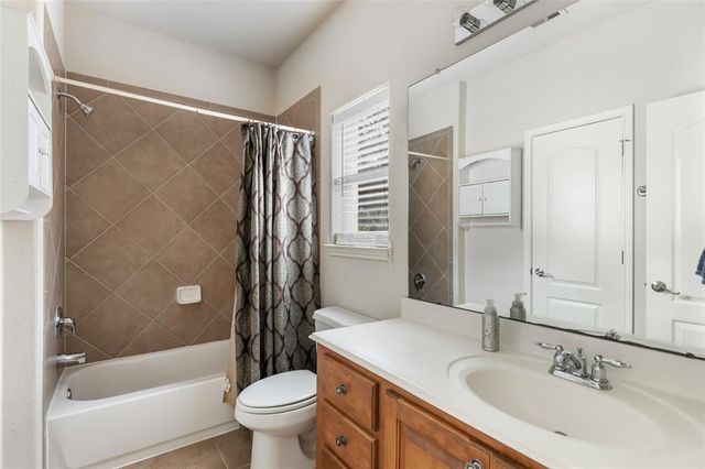 2907 Lake Breeze Lane, Crosby, TX 77532
