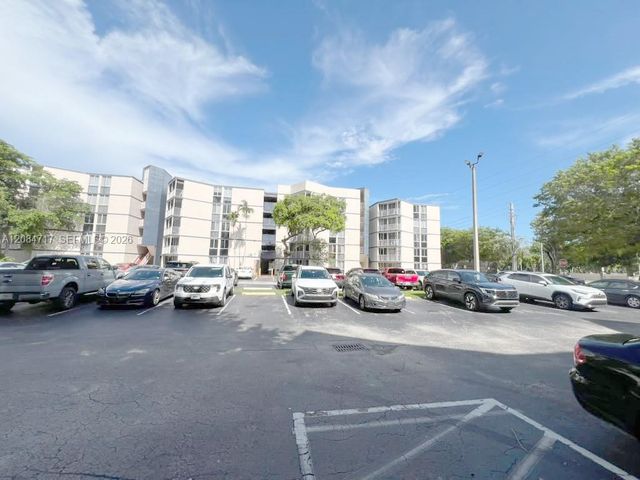6995 NW 186th Street E211, Hialeah, FL 33015