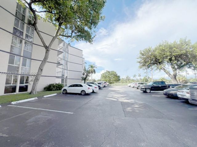 6995 NW 186th Street E211, Hialeah, FL 33015