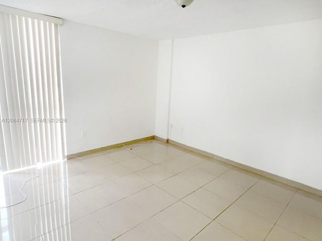6995 NW 186th Street E211, Hialeah, FL 33015