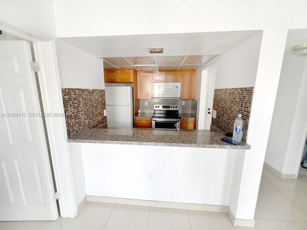 6995 NW 186th Street E211, Hialeah, FL 33015