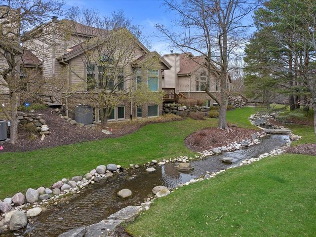 870 Lake Hollow #C, Brookfield, WI 53005