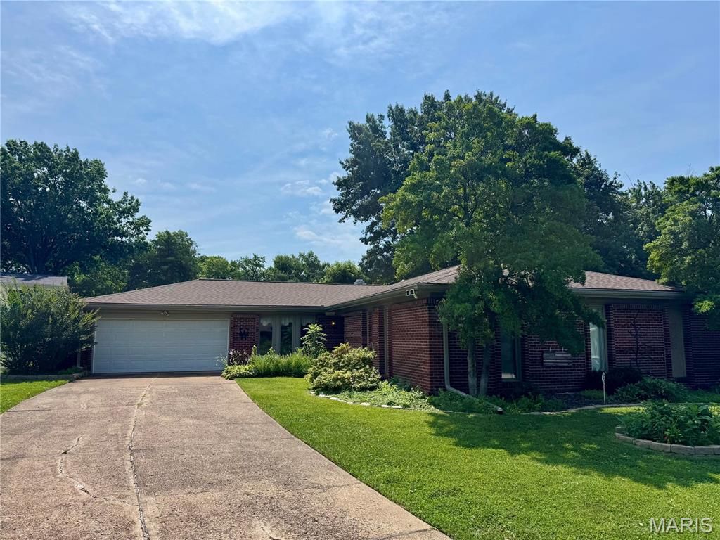 306 Fawn Meadows Drive, Ballwin, MO 63011