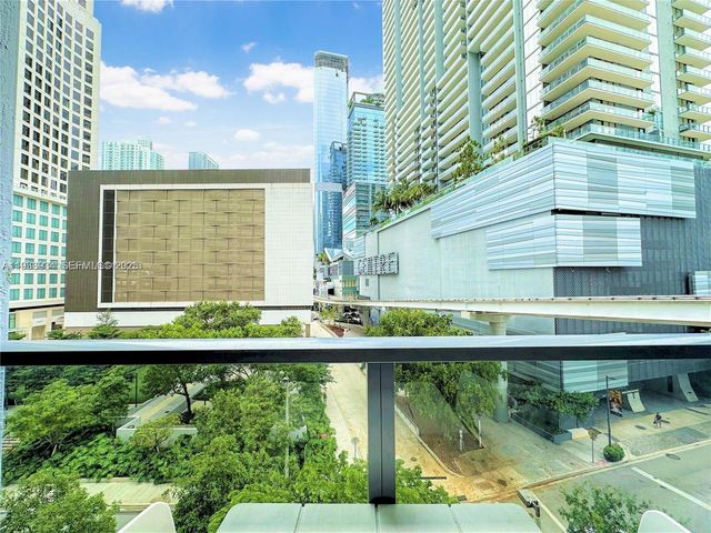 31 SE 6th St 703, Miami, FL 33131