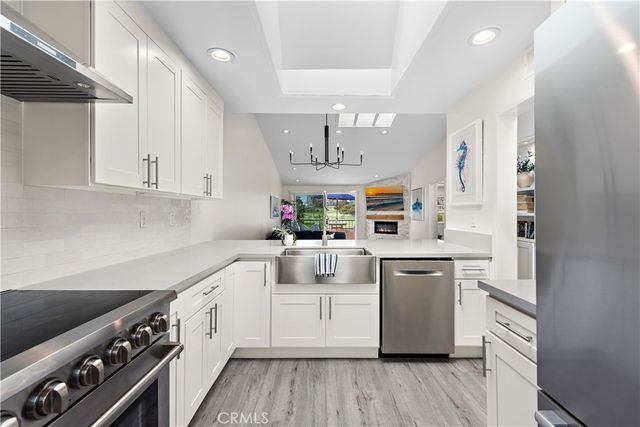 408 Villa Point, Newport Beach, CA 92660