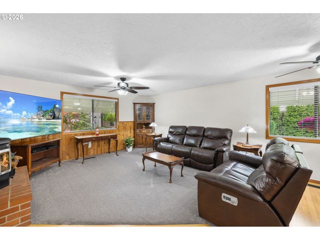 2291 Se HACIENDA Ave, Gresham, OR 97080