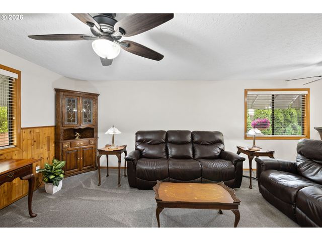 2291 Se HACIENDA Ave, Gresham, OR 97080