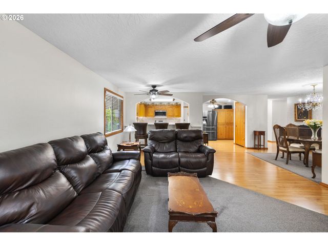 2291 Se HACIENDA Ave, Gresham, OR 97080