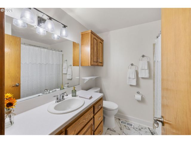 2291 Se HACIENDA Ave, Gresham, OR 97080