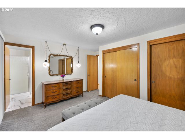 2291 Se HACIENDA Ave, Gresham, OR 97080