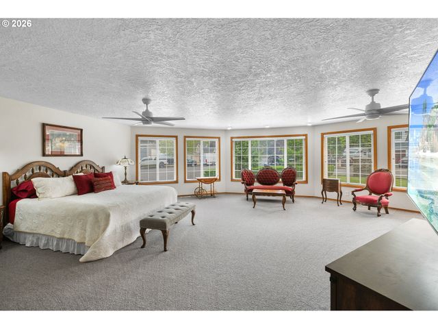2291 Se HACIENDA Ave, Gresham, OR 97080