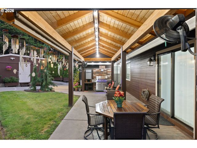 2291 Se HACIENDA Ave, Gresham, OR 97080