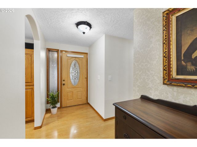 2291 Se HACIENDA Ave, Gresham, OR 97080