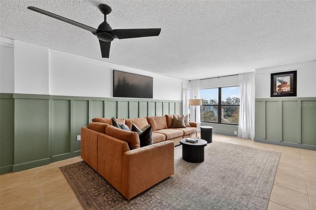 501 W OLD US HIGHWAY 441 105, Mount Dora, FL 32757