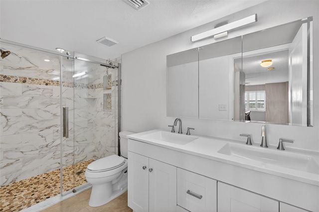 501 W OLD US HIGHWAY 441 105, Mount Dora, FL 32757