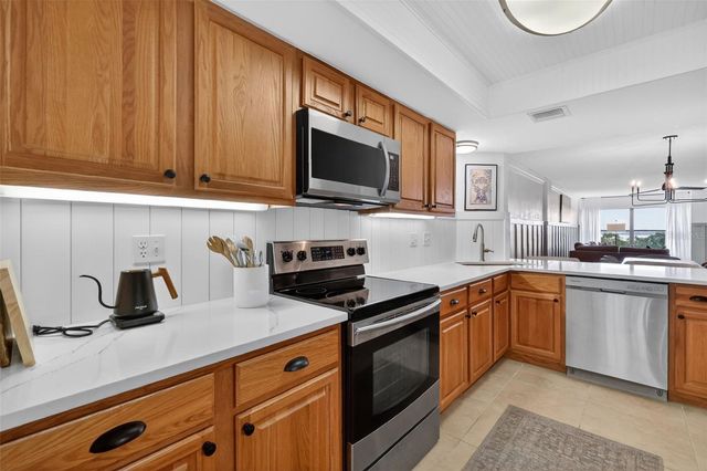 501 W OLD US HIGHWAY 441 105, Mount Dora, FL 32757