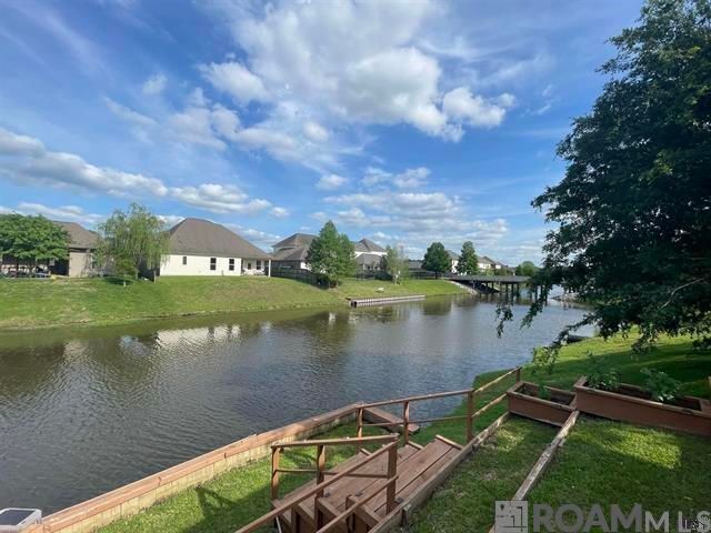 2121 Rockybrook Dr, Baton Rouge, LA 70816