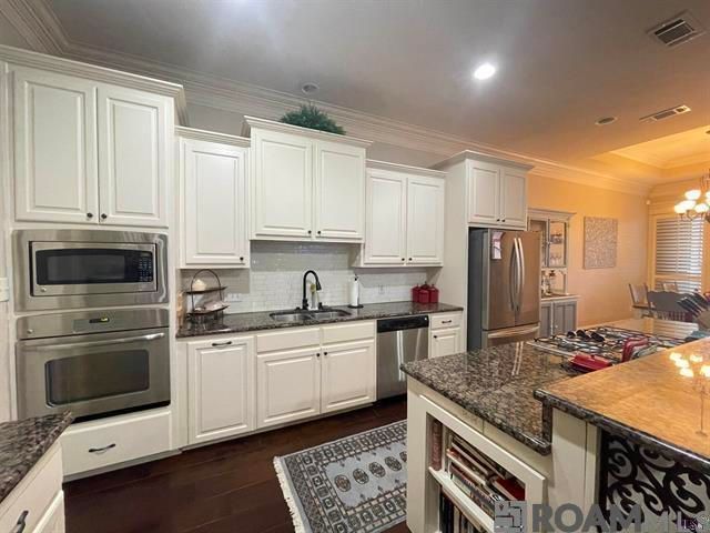 2121 Rockybrook Dr, Baton Rouge, LA 70816