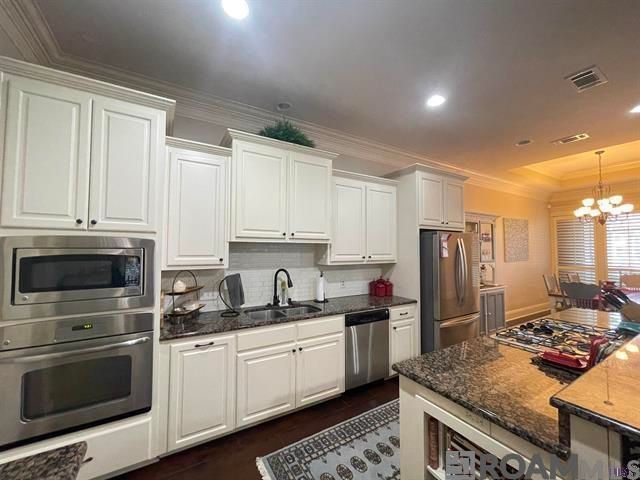 2121 Rockybrook Dr, Baton Rouge, LA 70816