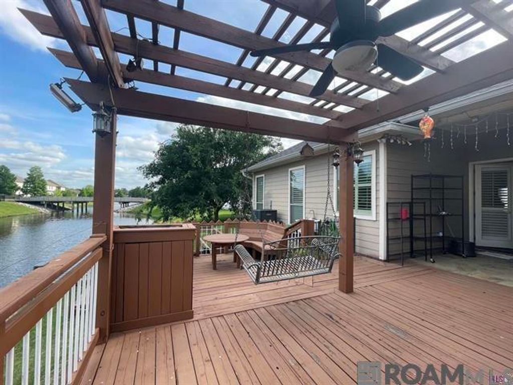 2121 Rockybrook Dr, Baton Rouge, LA 70816