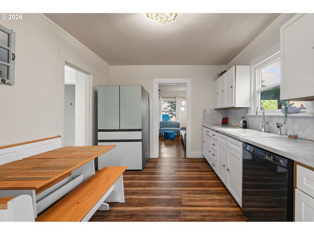455 N 9TH St, St Helens, OR 97051
