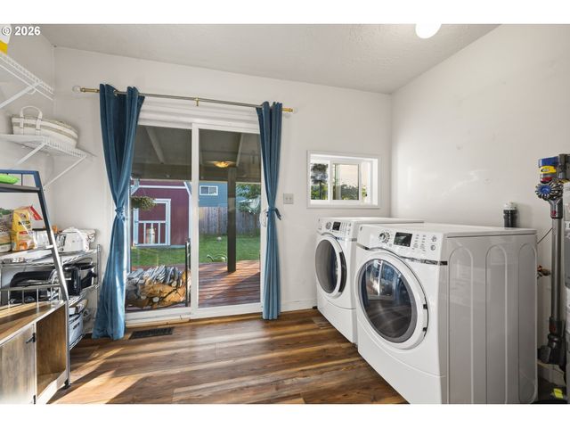 455 N 9TH St, St Helens, OR 97051