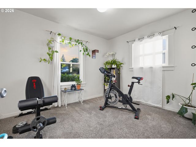 455 N 9TH St, St Helens, OR 97051
