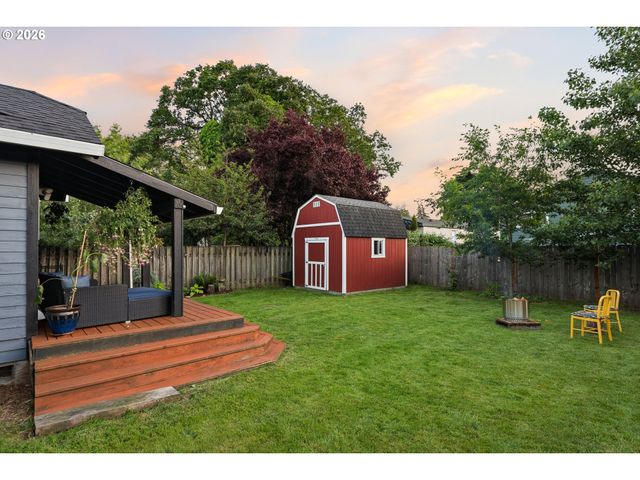 455 N 9TH St, St Helens, OR 97051