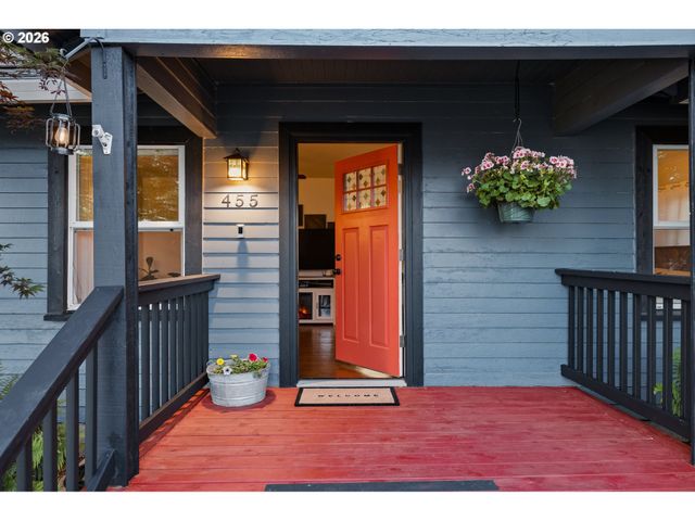 455 N 9TH St, St Helens, OR 97051