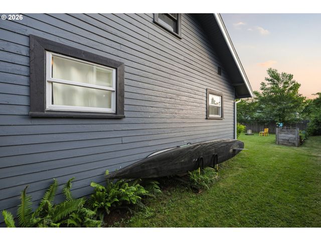 455 N 9TH St, St Helens, OR 97051