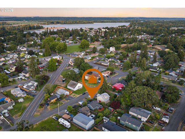 455 N 9TH St, St Helens, OR 97051